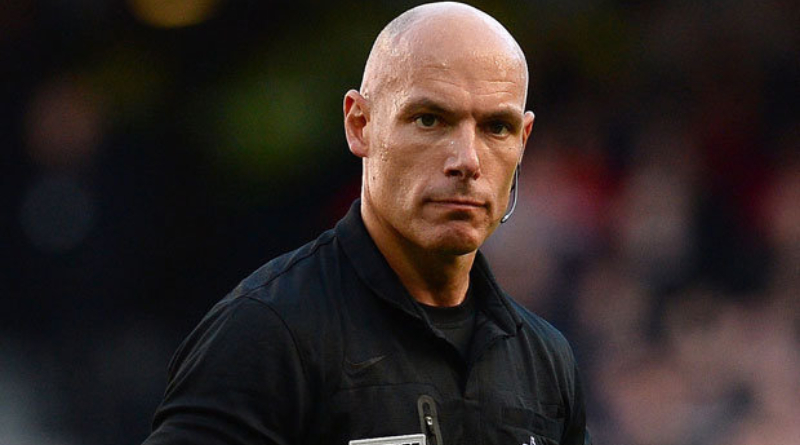 Howard Webb calls on former footballers to enter into refereeing 1 Howard Webb calls on former footballers to enter into refereeing