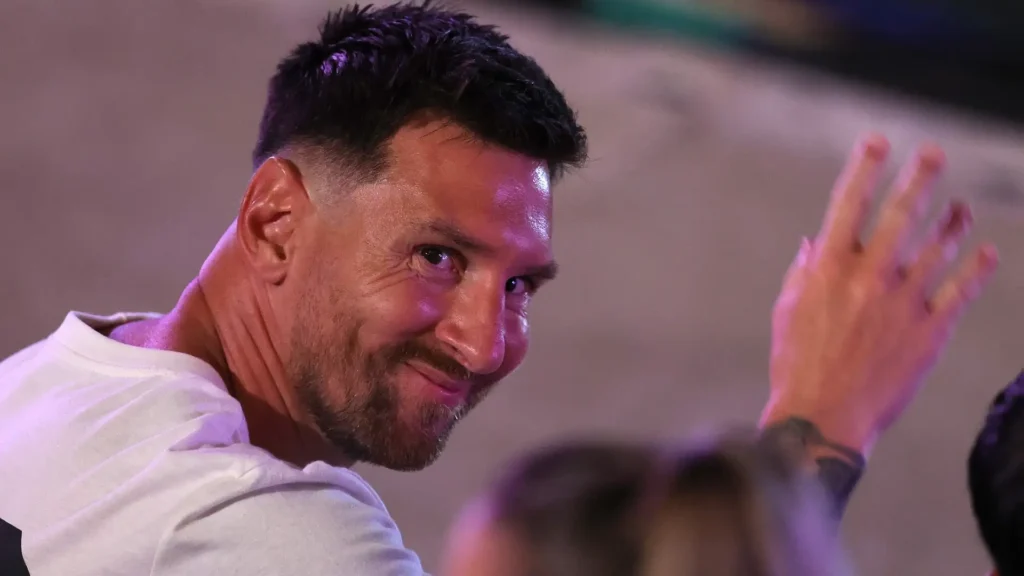 Lionel Messi snubs Barcelona and Saudi league for MLS