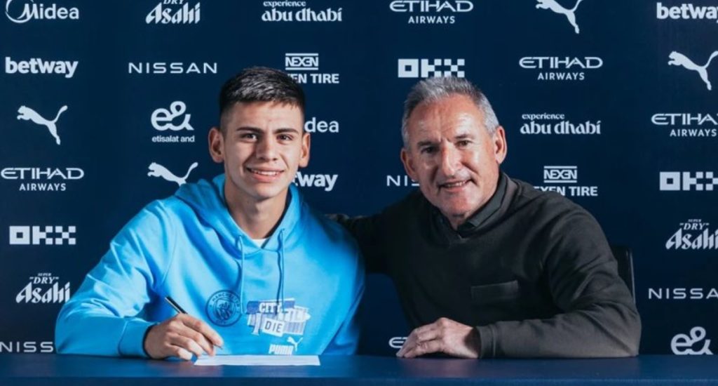 Claudio Echeverri
Manchester City

