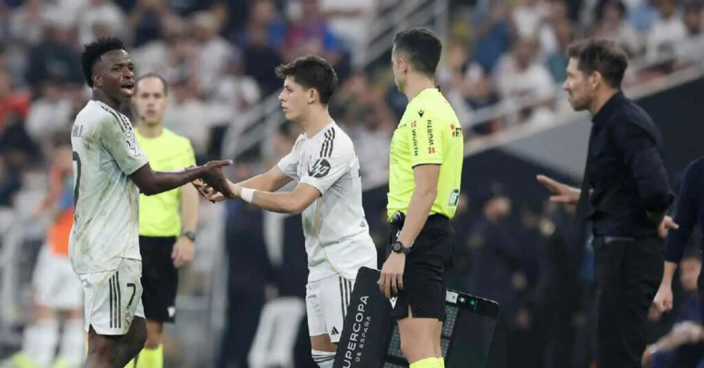 Simeone: "Fiorentino is going to kick you out"