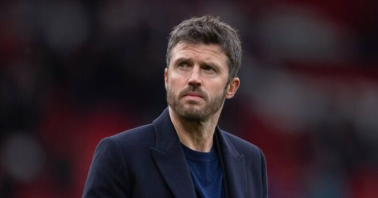 Carrick slams referee for making costly decisions Carrick slams referee for making costly decisions